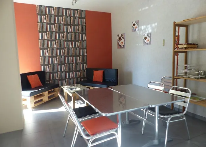 De Charme Proche Le Mans Avec Jardin, Parking, Et Bien-être - Fr-1-410-205 Casa de Férias