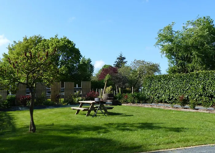De Charme Proche Le Mans Avec Jardin, Parking, Et Bien-être - Fr-1-410-205 * Coulans-sur-Gée